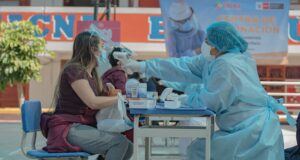 Discriminación en la vacunación a extranjeros en Perú