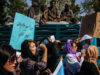 Las mujeres afganas se enfrentan a los talibanes
