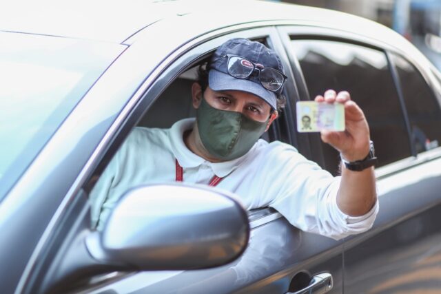 Conductores con licencias vencidas al 22 de abril de 2016 deben sacar una nueva para manejar