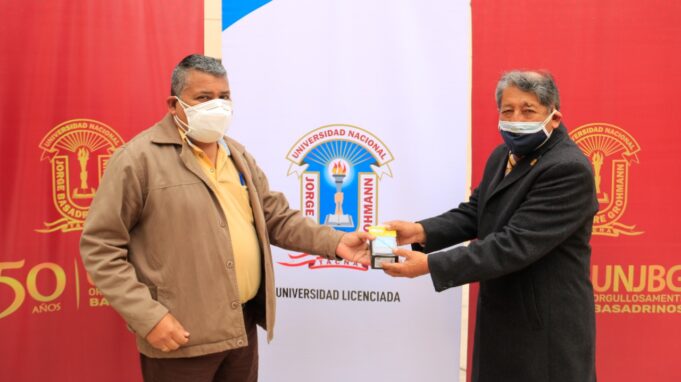 UNJBG: Docentes reciben equipos para clases virtuales con acceso gratuito a internet