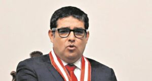 Fiscal supremo Víctor Raúl Rodríguez Monteza está al borde la destitución.