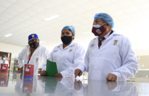 UNJBG: Rector Supo impulsa producción de conservas de pescado y pota