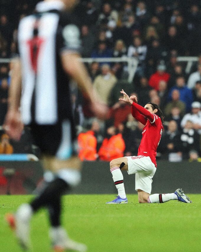 Con gol de Cavani, Manchester United empató 1-1 ante Newcastle por la Premier League