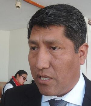 Consejero Chambi: “Suma Uta beneficia más a la empresa inmobiliaria”