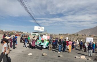 Credicoop: Ahorristas radicalizan sus medidas y bloquean vías en Arequipa, Moquegua y Tacna