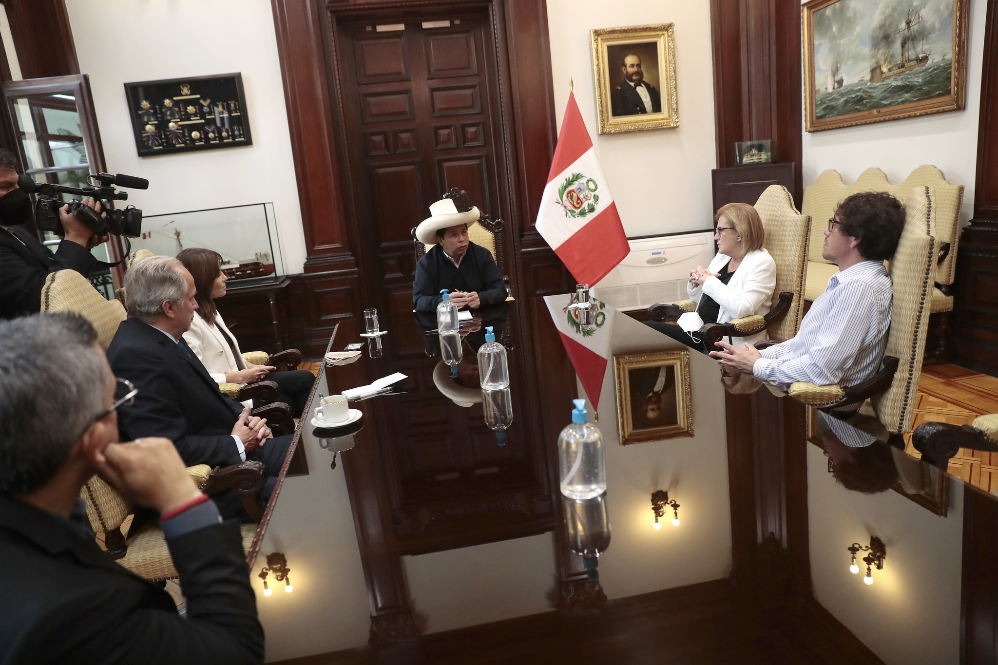 Pedro Castillo: Luego de 6 meses da primera entrevista a periodistas ...