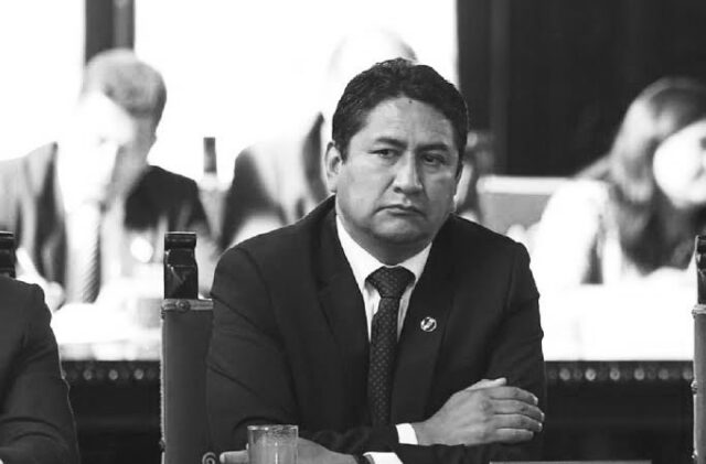 Fiscalía solicita prisión preventiva para exgobernador Vladimir Cerrón