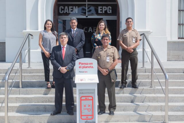 Centro de Altos Estudios Nacionales se suma a reciclaje de aparatos eléctricos de Claro