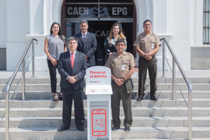 Centro de Altos Estudios Nacionales se suma a reciclaje de aparatos eléctricos de Claro