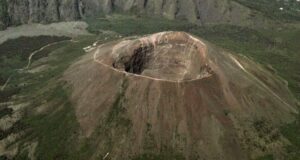 Turista se hace una «selfie extrema» y cae al cráter del volcán Vesubio en Napolés, Italia