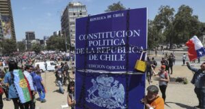 Chile: Rechazo a la nueva Constitución ganaría por un 16 %, según encuesta