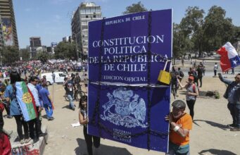 Chile: Rechazo a la nueva Constitución ganaría por un 16 %, según encuesta