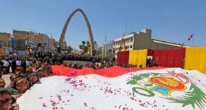 Reincorporación de Tacna al Perú: En 93° aniversario vuelve tradicional Procesión de la Bandera