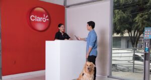 Clientes podrán entrar a Centros de Atención de Claro con sus mascotas