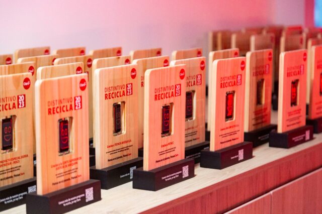 Distintivo Recicla: Claro reconoce a empresas por el reciclaje de RAEE